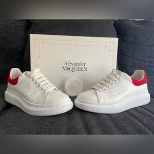 Men's Oversized Larry Leather Low-Top Sneakers